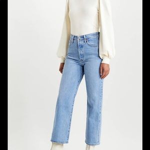 Levi’s rib cage straight